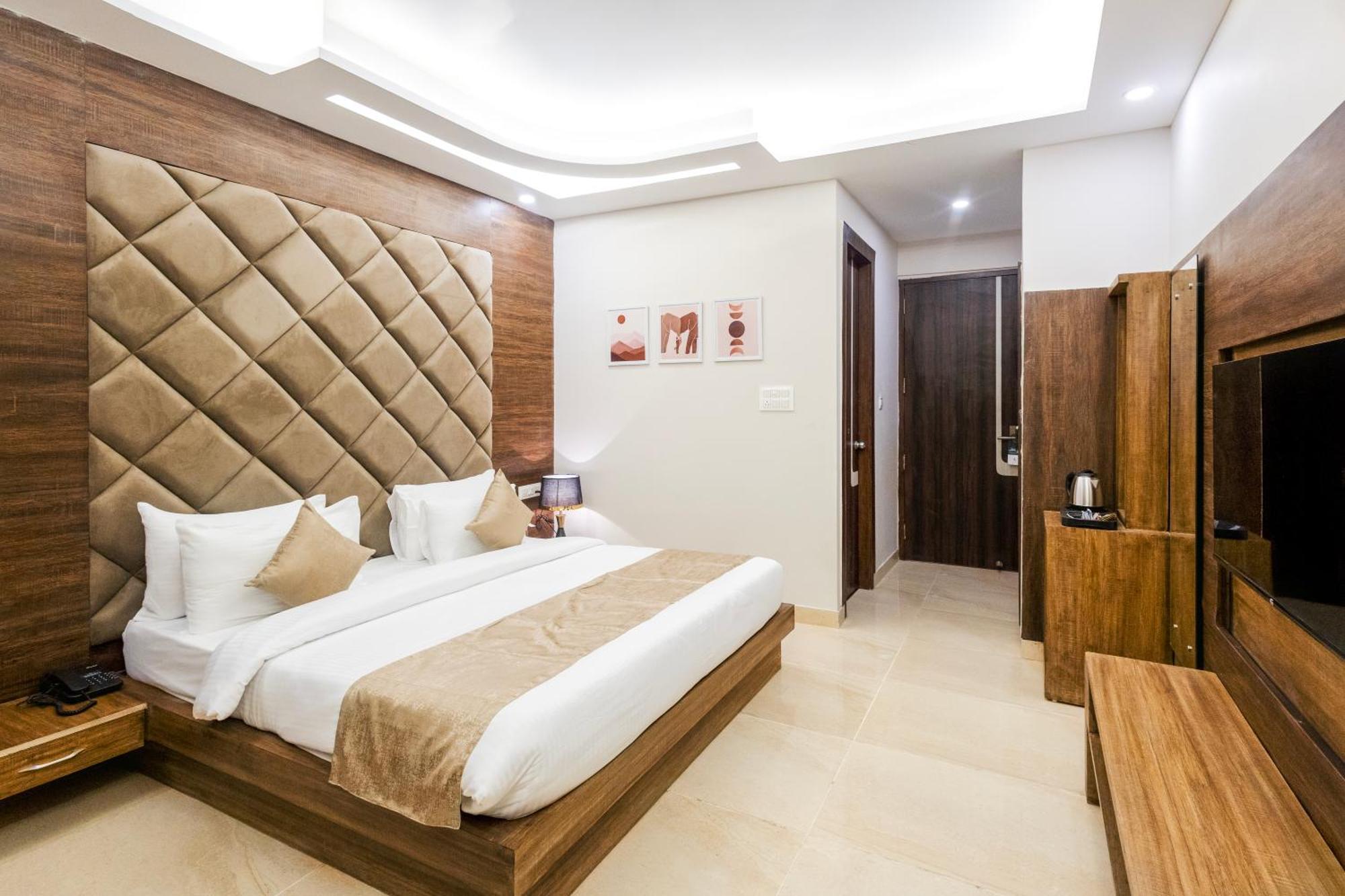 Stone Wood Hotel, Rishīkesh Eksteriør billede